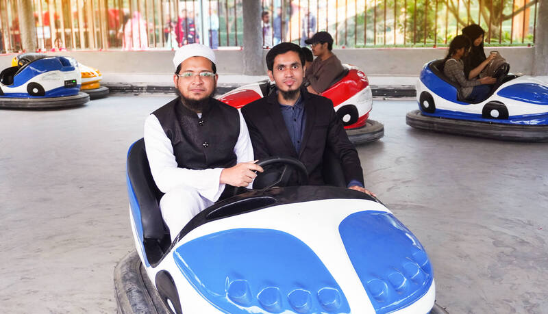 Office cake cutting photo